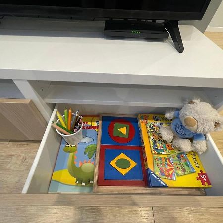 Modern 1Br Haven Near Two Parks Apartman Riga Kültér fotó
