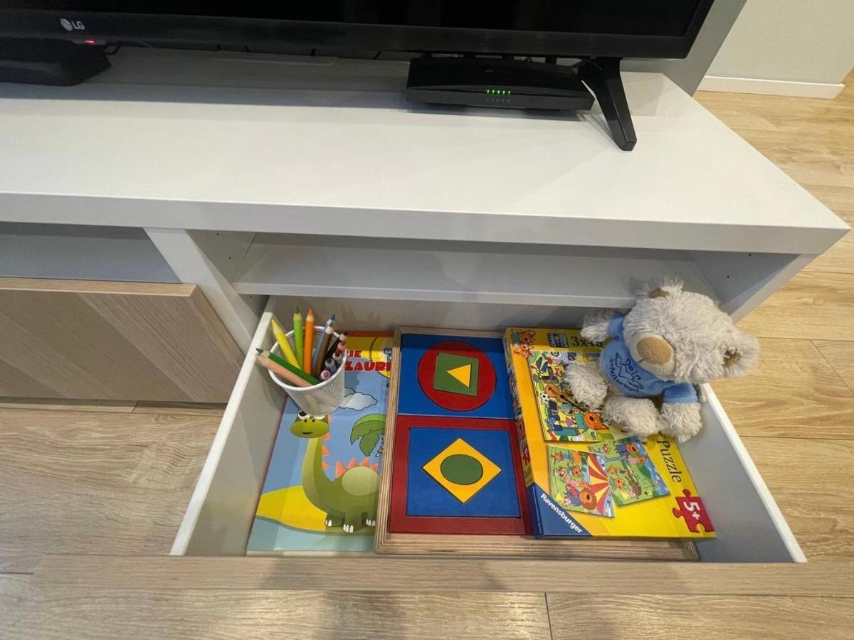 Modern 1Br Haven Near Two Parks Apartman Riga Kültér fotó